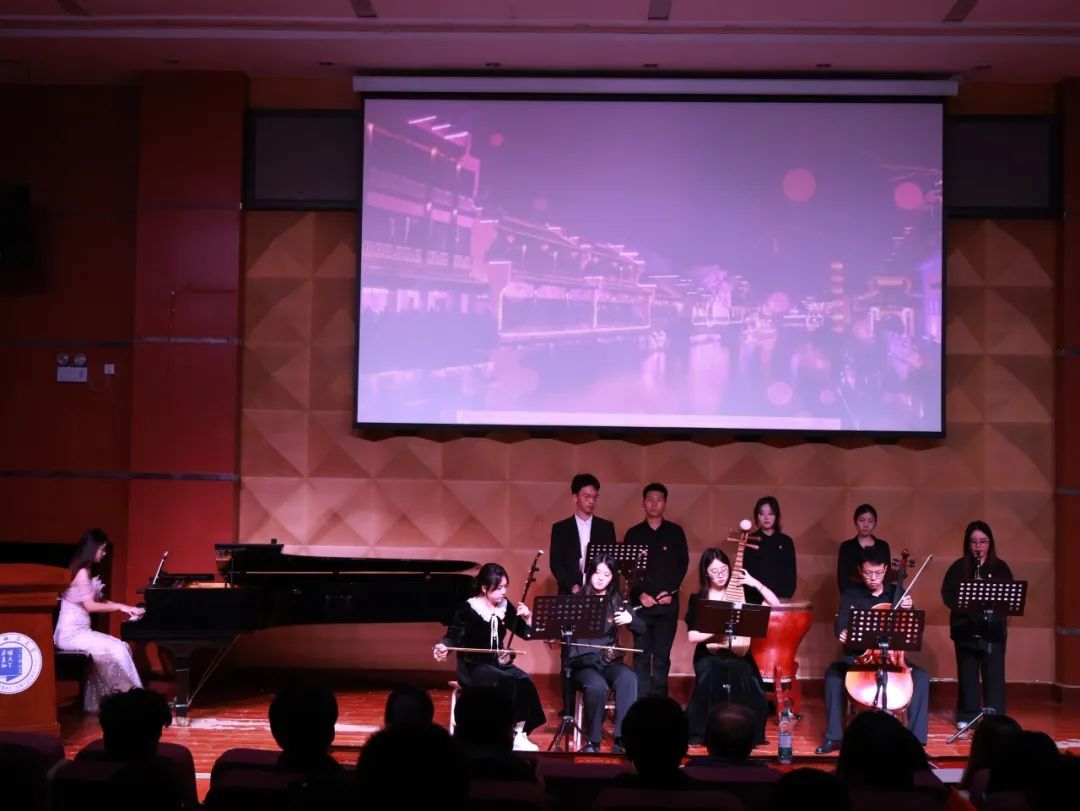 10.jpeg 以音乐舞蹈表演与理论宣讲相结合的形式